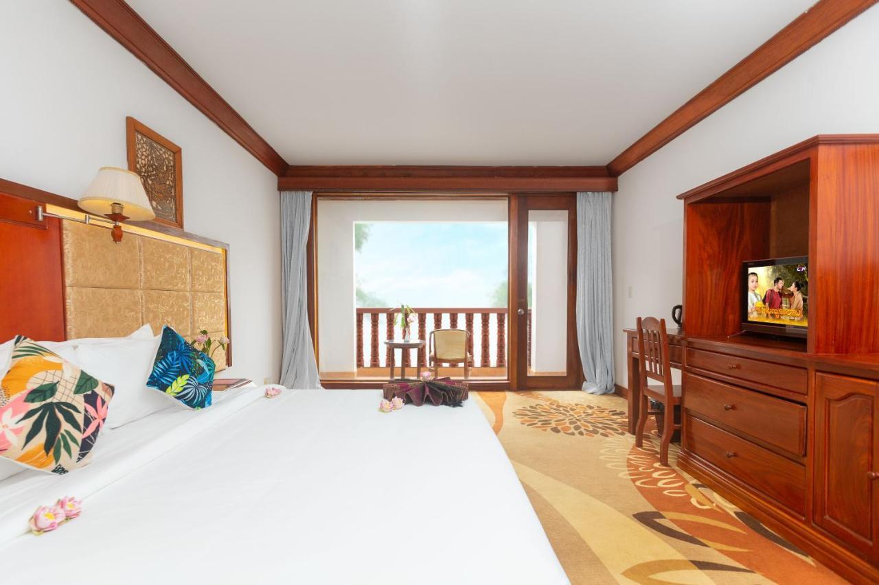 Angkor Land Urban Boutique Hotel Siem Reap Exterior photo